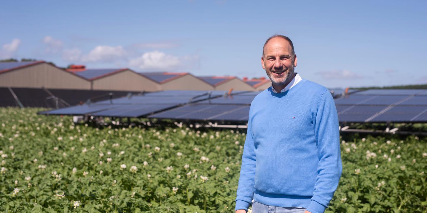 Jacob Jan Dogterom oogst aardappels én schone stroom dankzij rijdende zonnepanelen