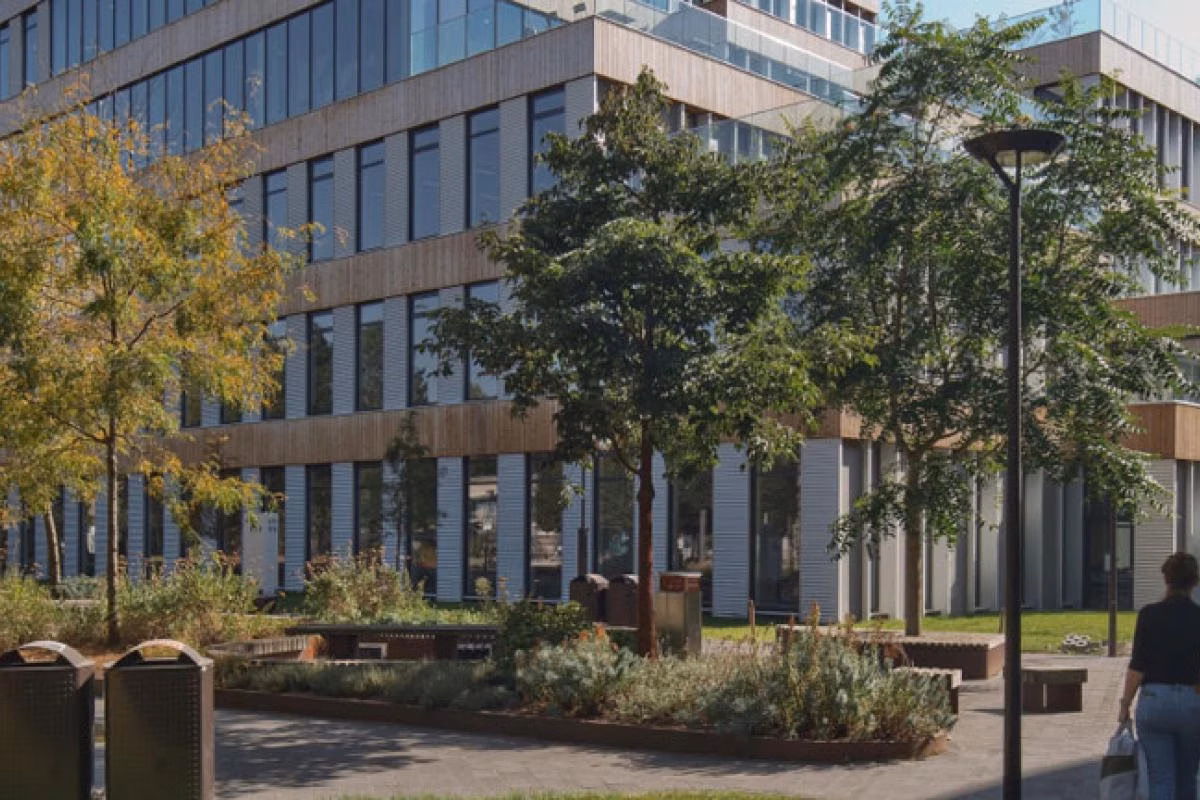 Foto van de Fontys-campus op de Rachelsmolen in Eindhoven.
