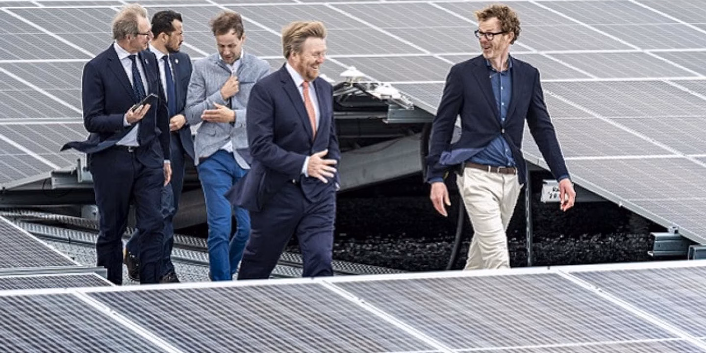 Dit zonnepark wekt duurzame energie op én bergt water