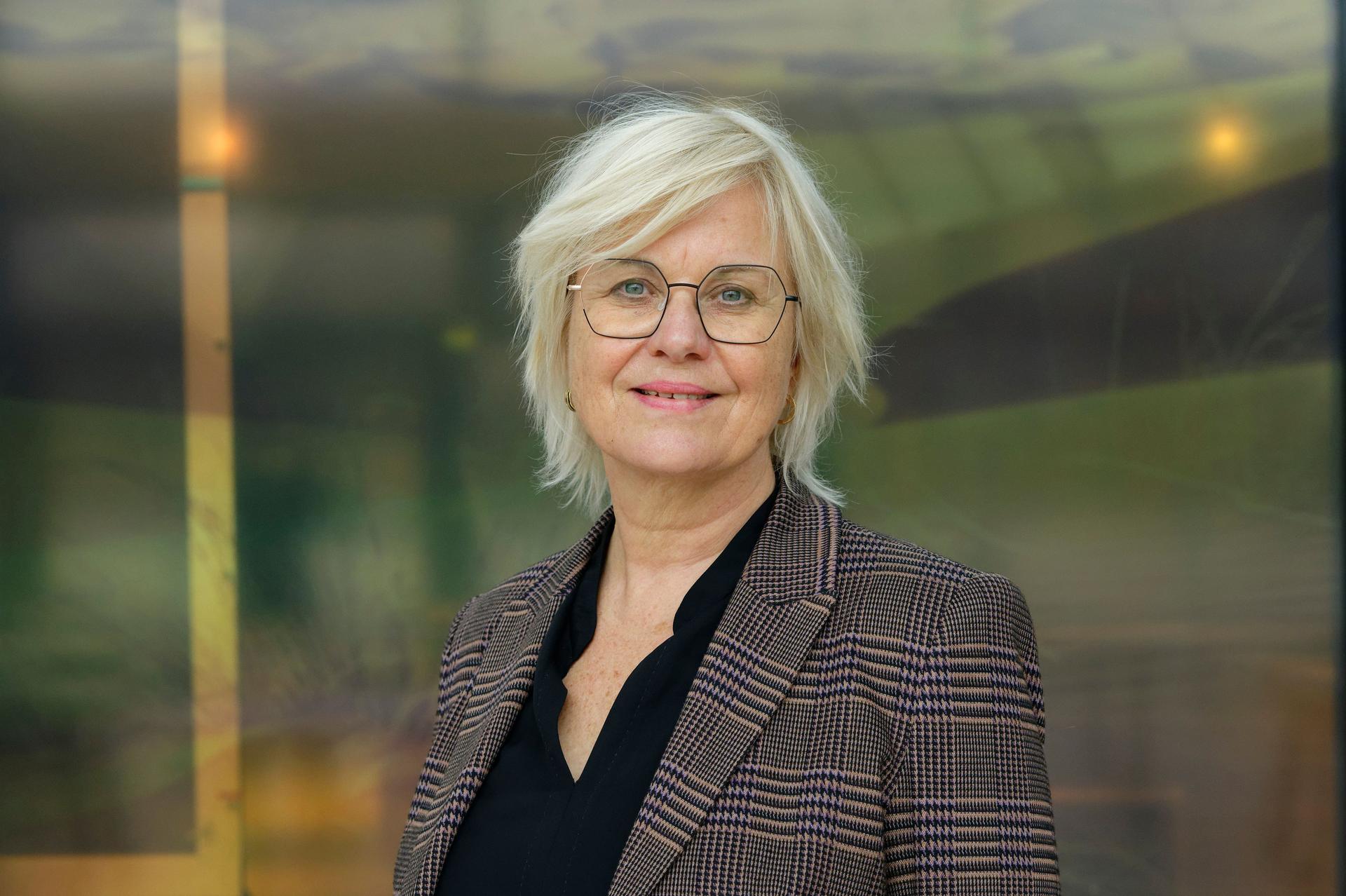 Portret van Michèle Blom, directeur-generaal Rijkswaterstaat.